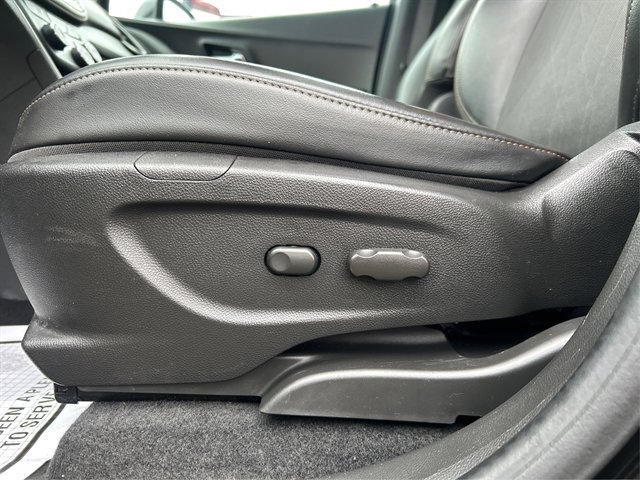 Used 2020 Chevrolet Trax LT w/ Sun & Sound Package image 41