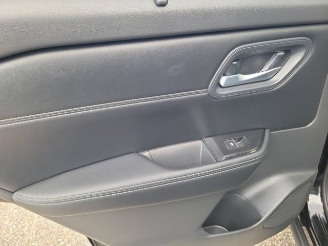 Certified 2024 Nissan Rogue SL w/ SL Premium Package FWD image 13