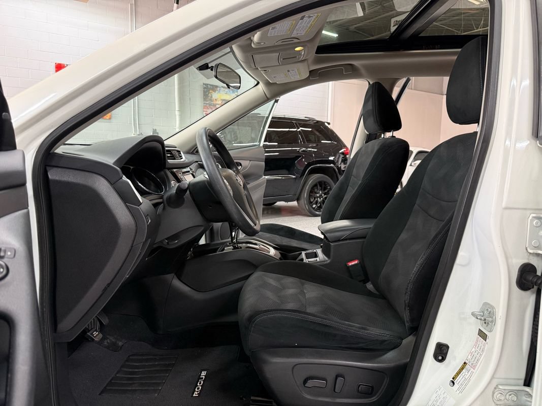 Used 2016 Nissan Rogue SV AWD/4WD image 11