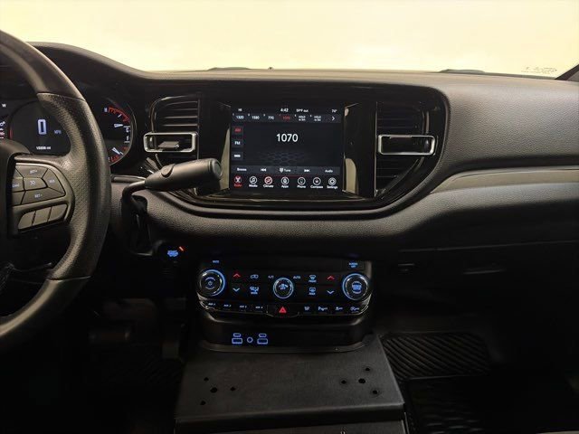 Used 2023 Dodge Durango AWD image 30