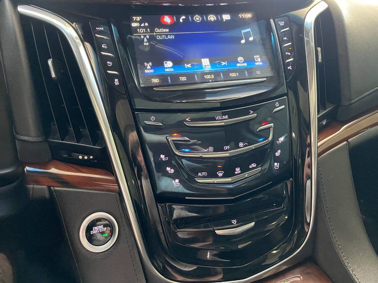 Used 2018 Cadillac Escalade ESV Luxury AWD/4WD image 36