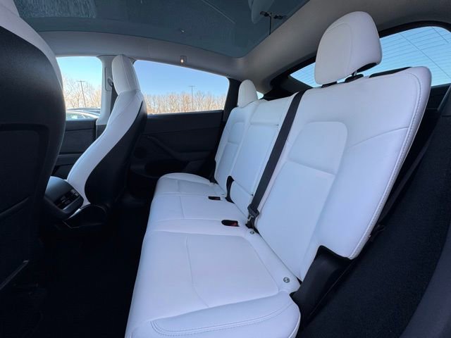 Used 2023 Tesla Model Y Long Range image 18