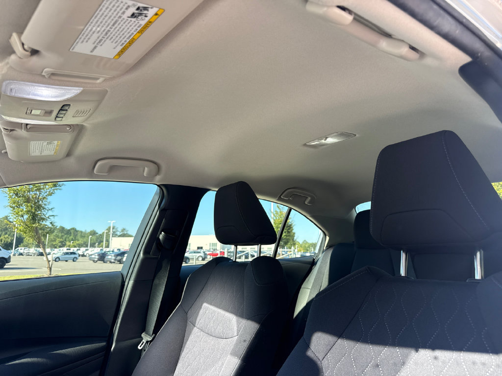 Used 2022 Toyota Corolla LE w/ LE Convenience Package FWD image 31