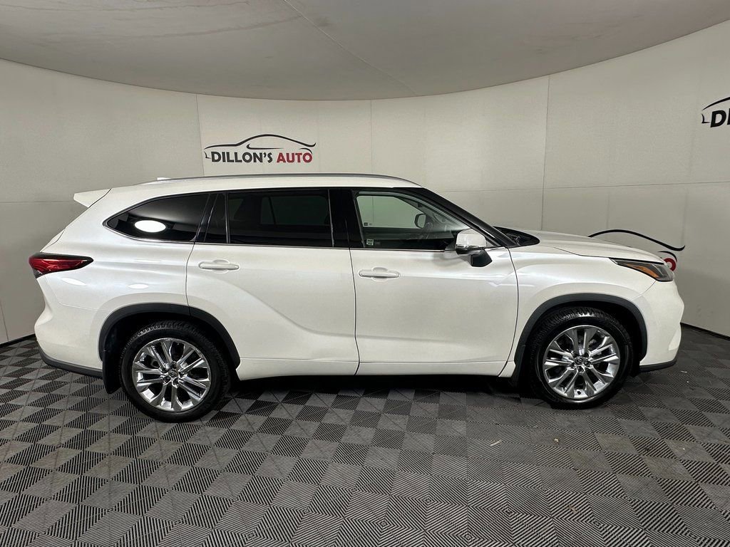 Used 2020 Toyota Highlander Limited image 10