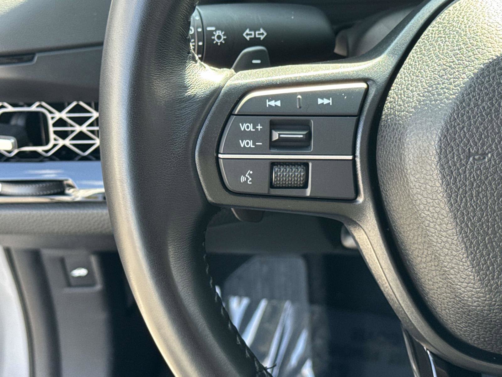 Used 2023 Honda Accord EX-L image 9