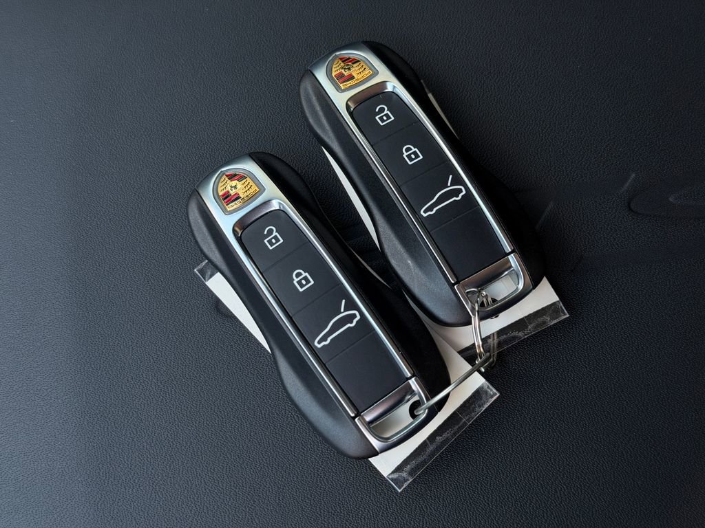 Used 2026 Porsche Panamera GTS image 40