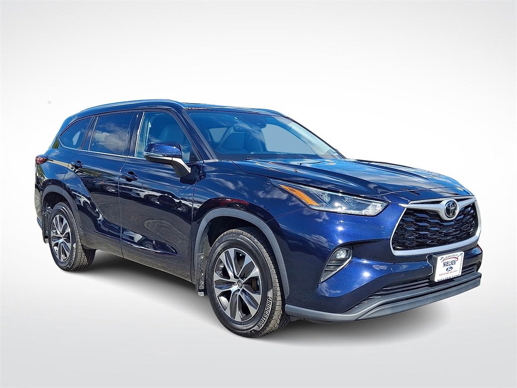Used 2021 Toyota Highlander XLE