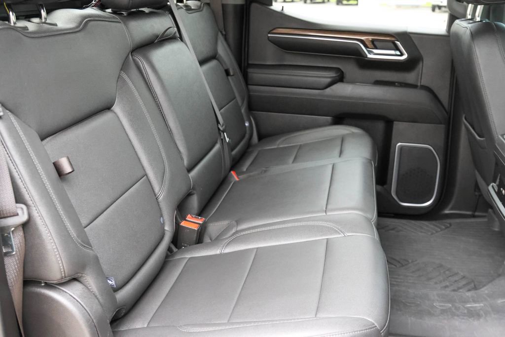 Used 2024 Chevrolet Silverado 1500 LT Trail Boss w/ Convenience Package II AWD/4WD image 20