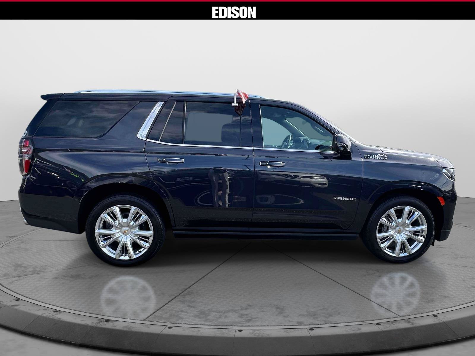 Used 2023 Chevrolet Tahoe High Country AWD/4WD image 3
