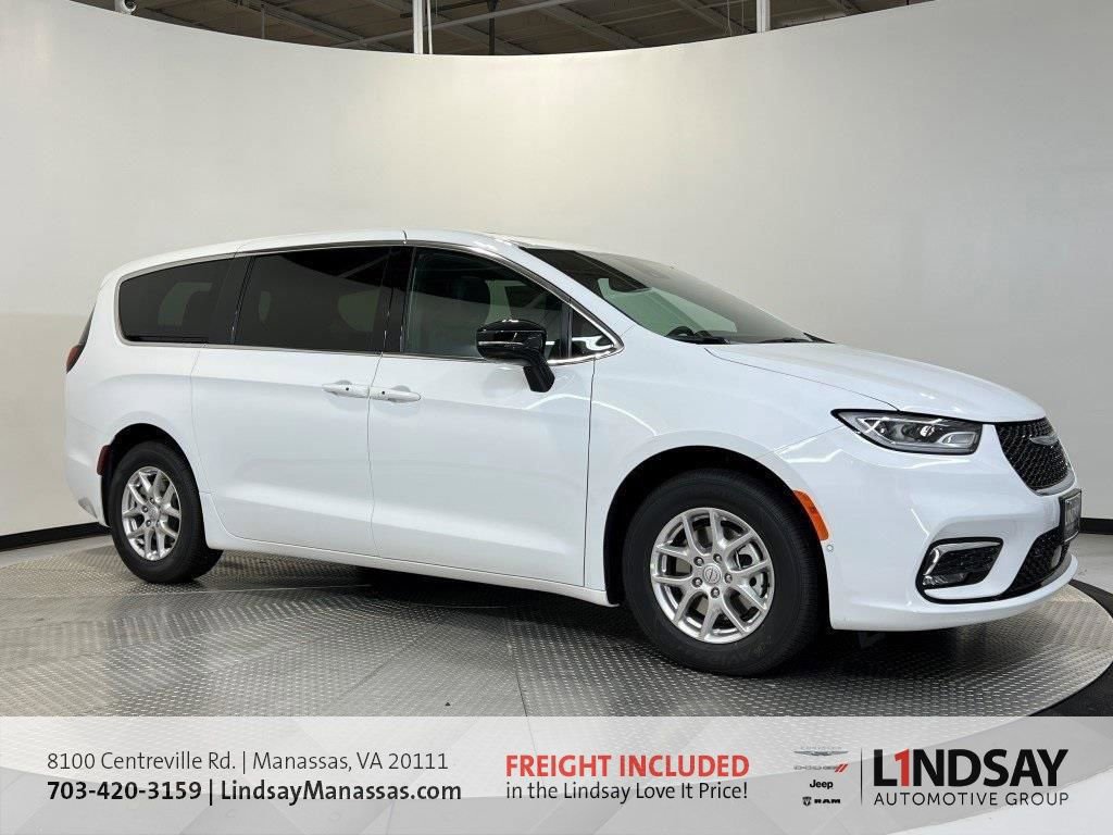 New 2026 Chrysler Pacifica Select image 1