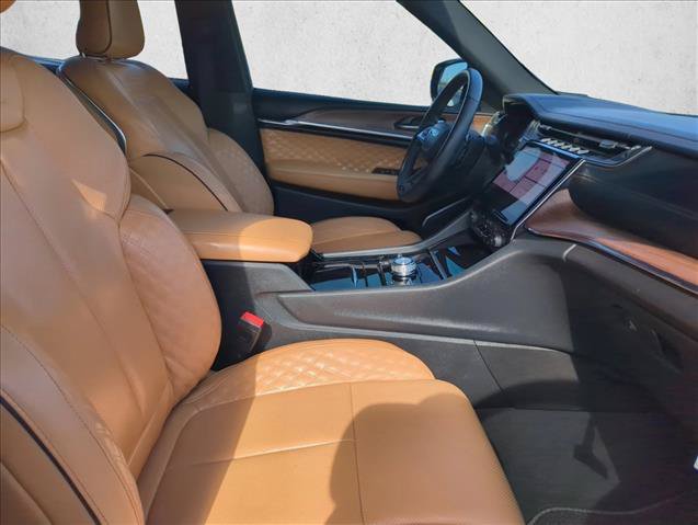 Used 2025 Jeep Grand Cherokee L Summit AWD/4WD image 26