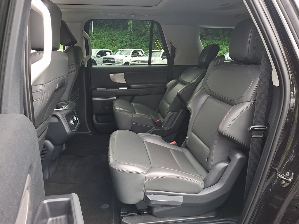 Used 2025 Ford Expedition Max Active AWD/4WD image 10