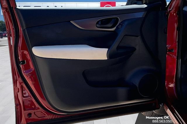 Used 2022 Nissan Rogue Sport S FWD image 19