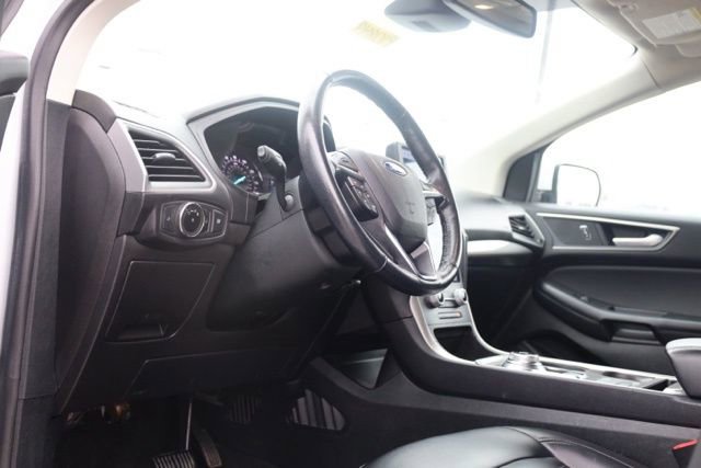Used 2023 Ford Edge SEL image 11