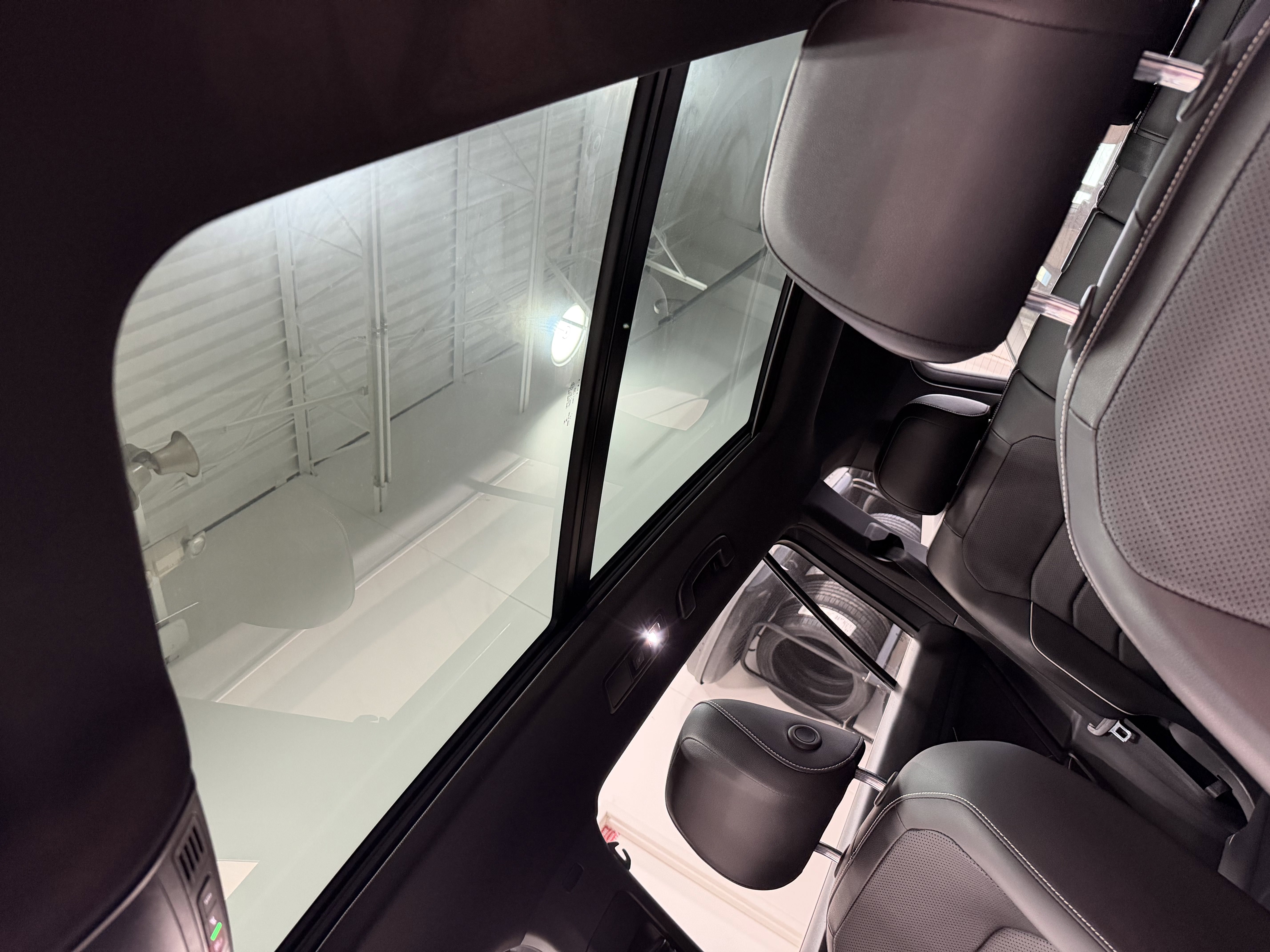 Used 2022 Volkswagen Tiguan SEL R-Line image 19