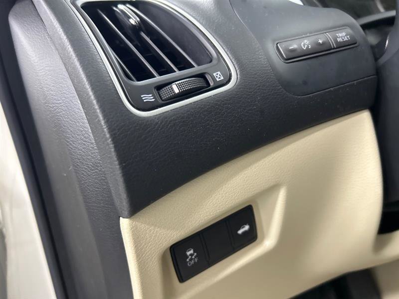 Used 2018 INFINITI Q50 Luxe image 18