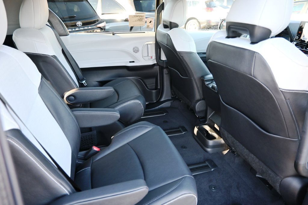 New 2026 Toyota Sienna XSE AWD/4WD image 18