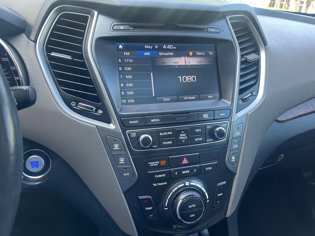 Used 2017 Hyundai Santa Fe FWD image 25
