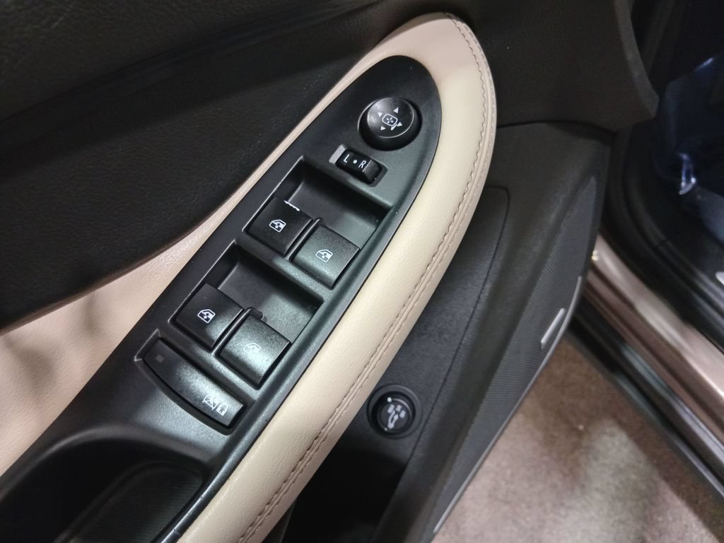 Used 2018 Buick Envision Premium w/ LPO, Hit The Road Package AWD/4WD image 19