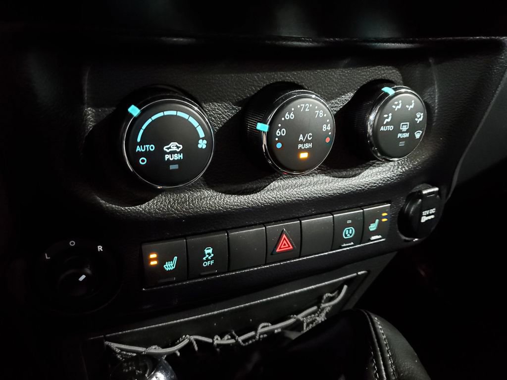 Used 2014 Jeep Wrangler Unlimited Sahara w/ Connectivity Group image 34