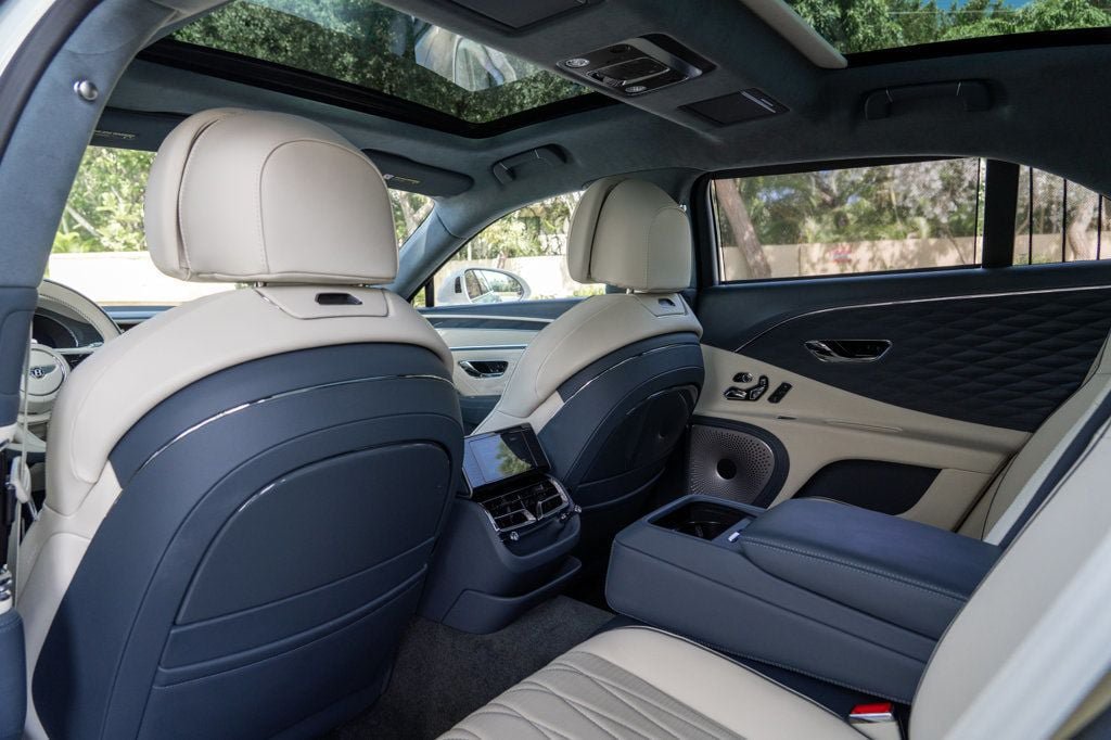 Used 2023 Bentley Flying Spur Azure AWD/4WD image 21