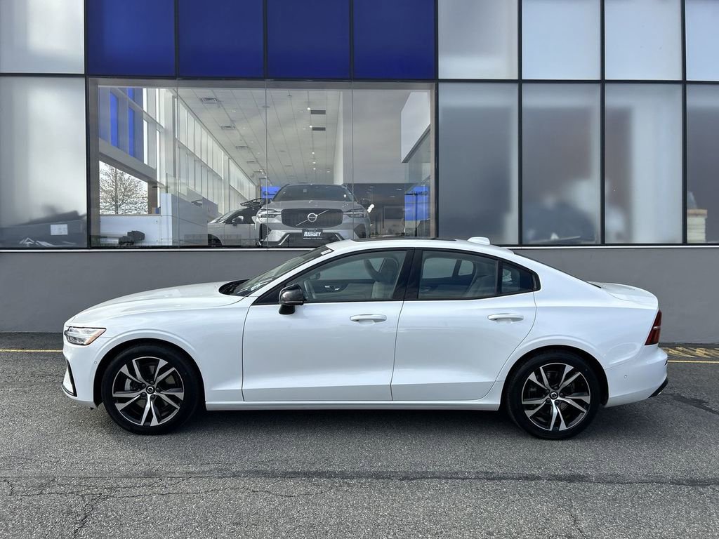 Certified 2025 Volvo S60 B5 Plus FWD image 5