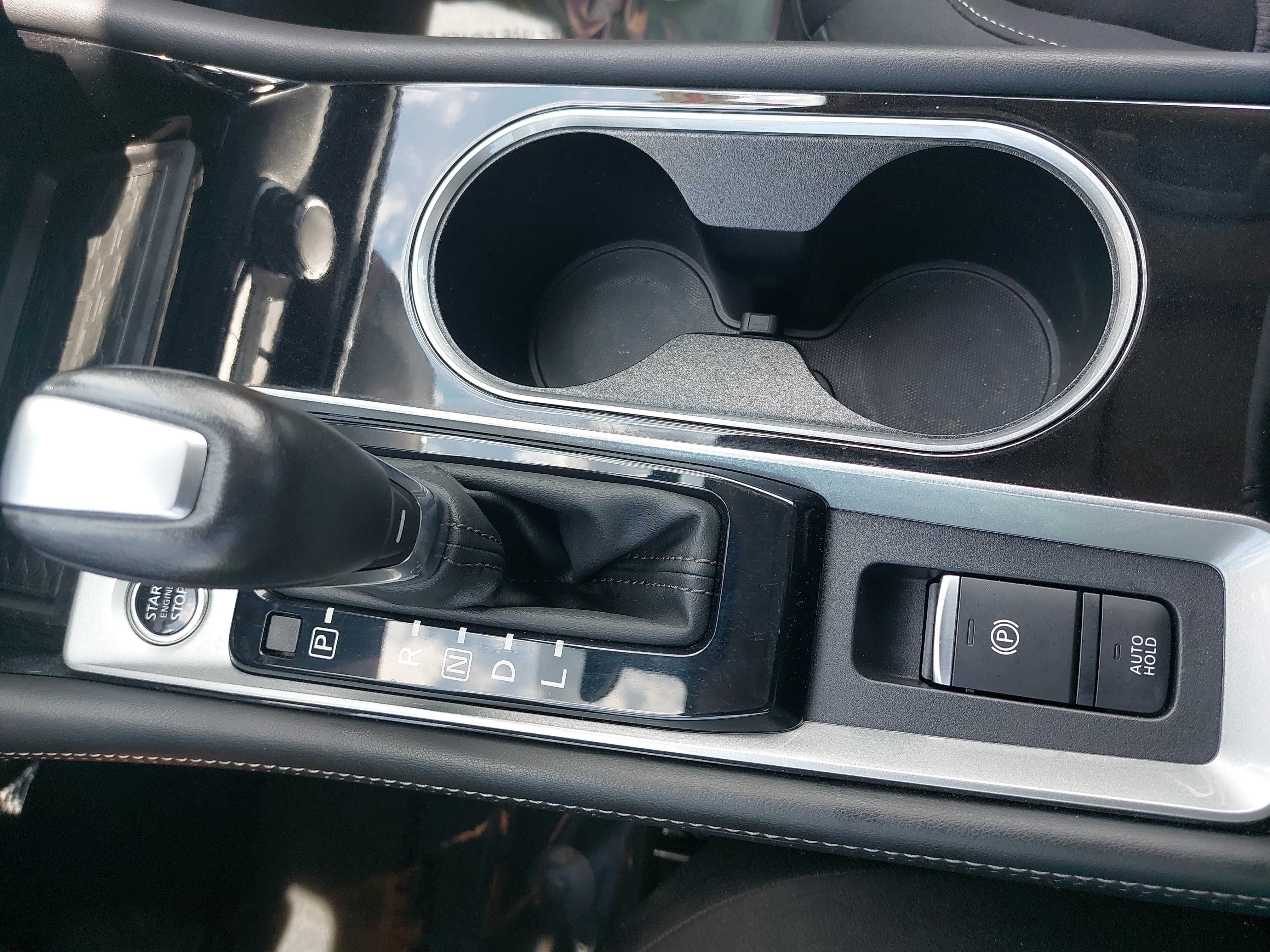 Used 2024 Nissan Altima 2.5 SV w/ SV Premium Package FWD image 25