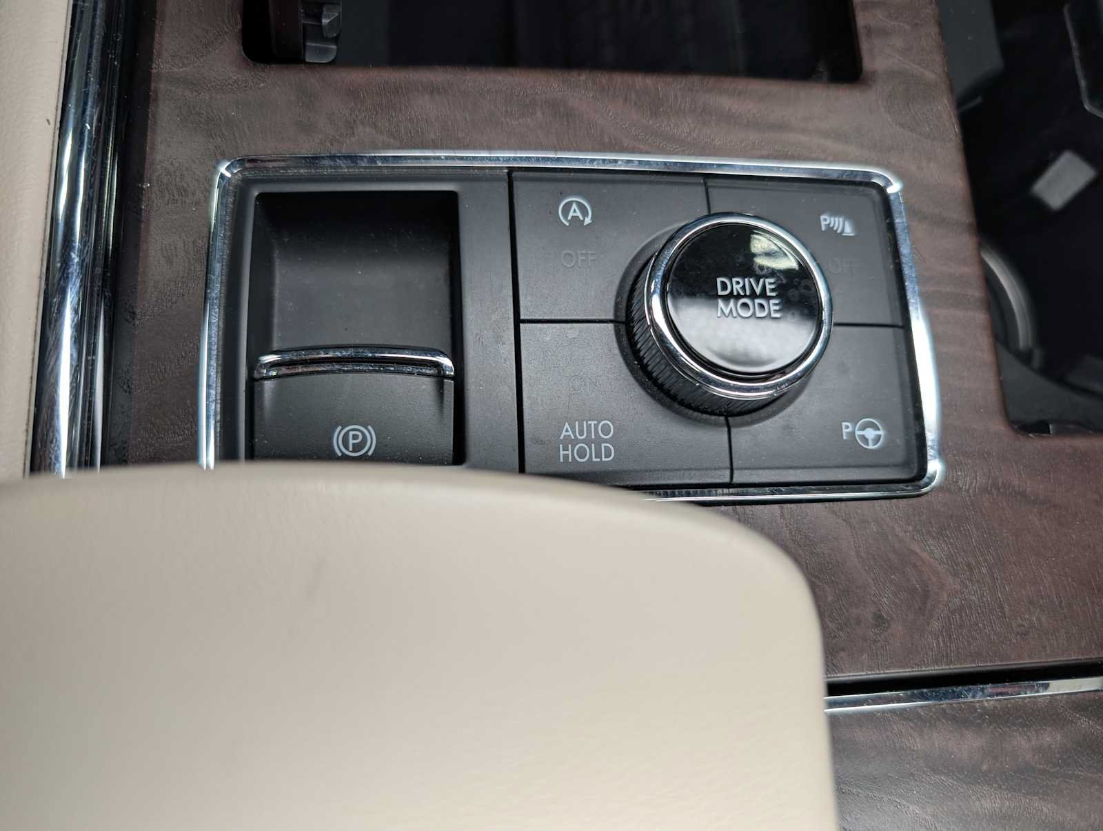 Used 2020 Lincoln Navigator Reserve w/ Luxury Package AWD/4WD image 32