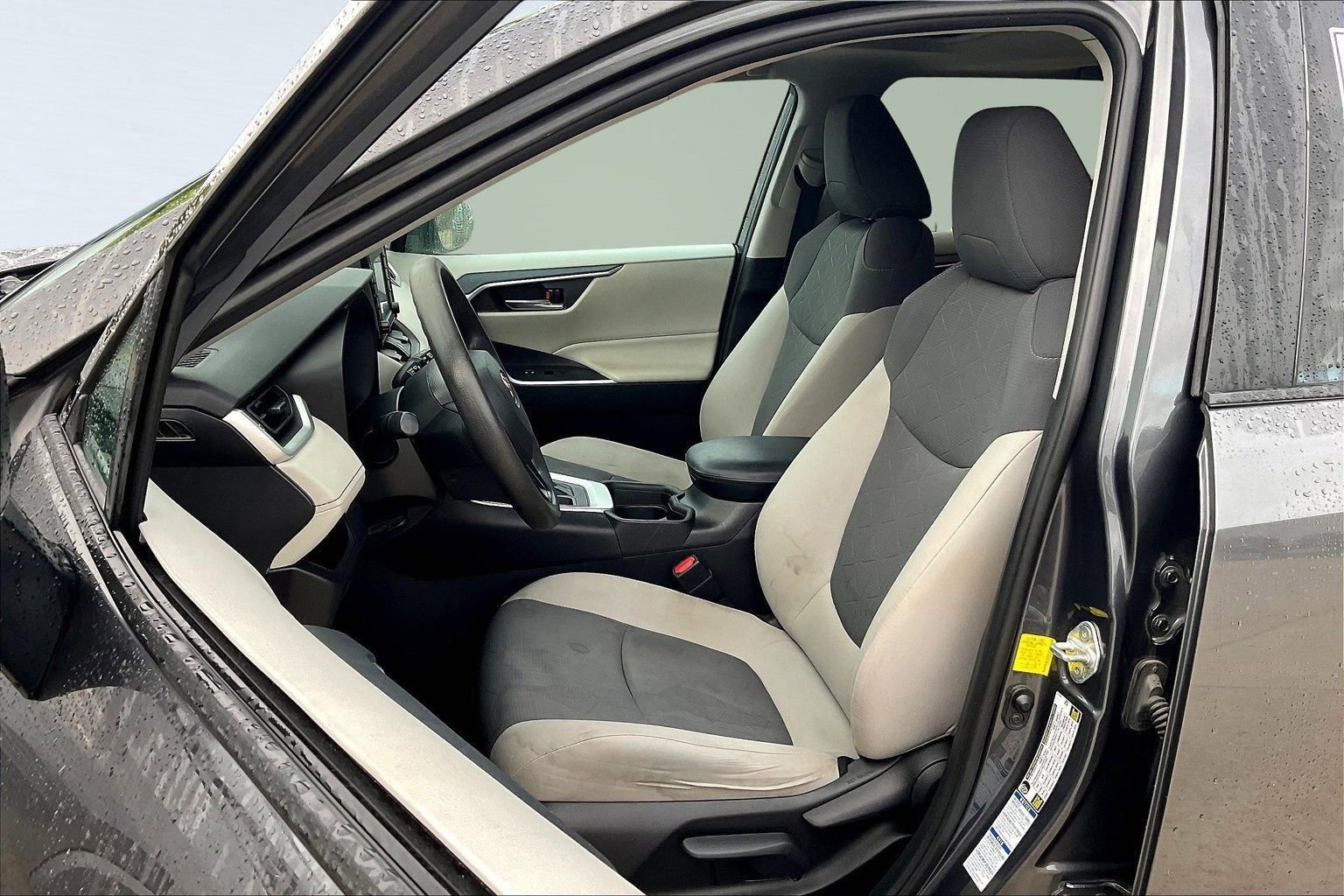 Used 2019 Toyota RAV4 XLE image 29