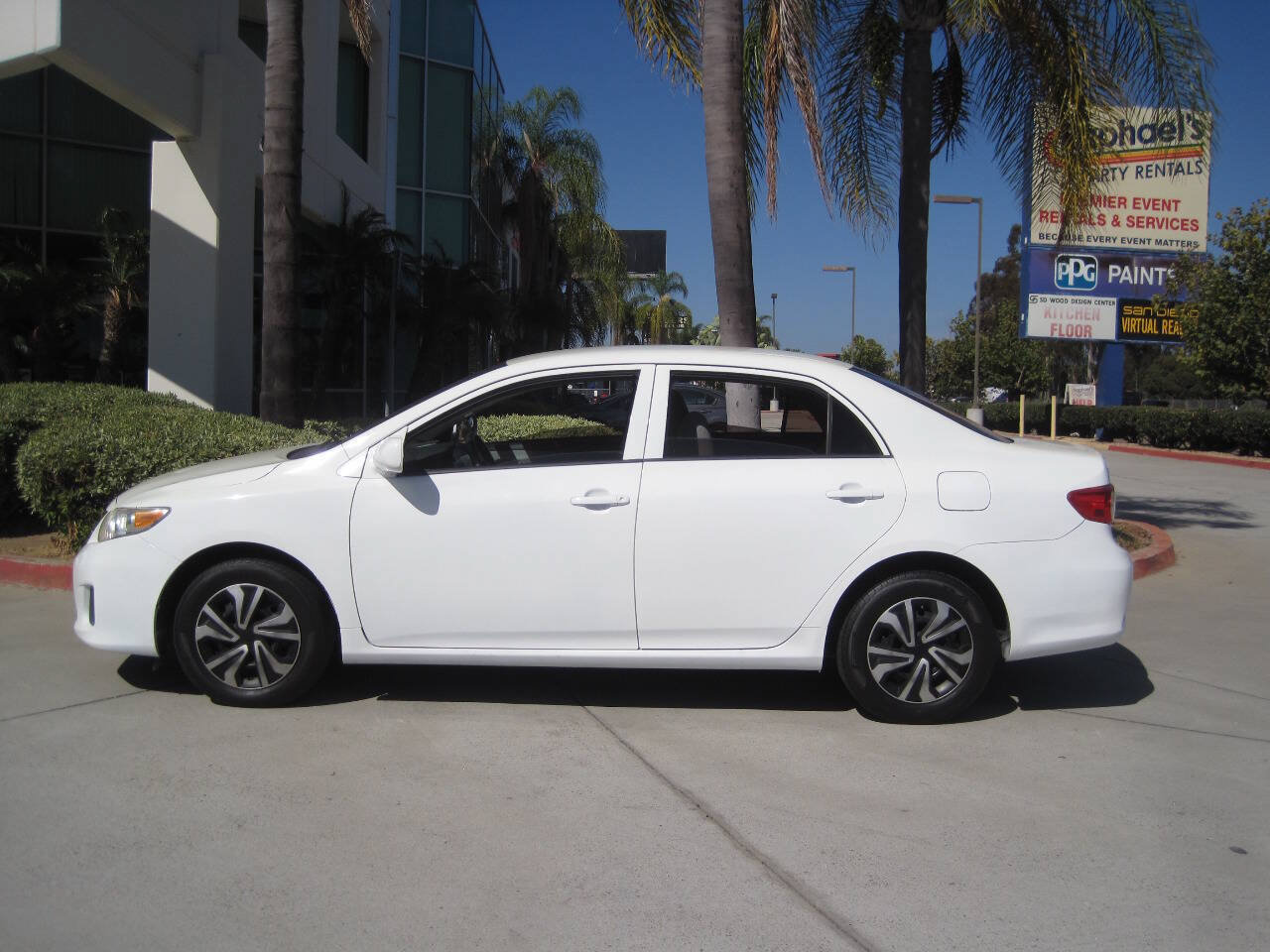 Used 2013 Toyota Corolla L FWD image 31