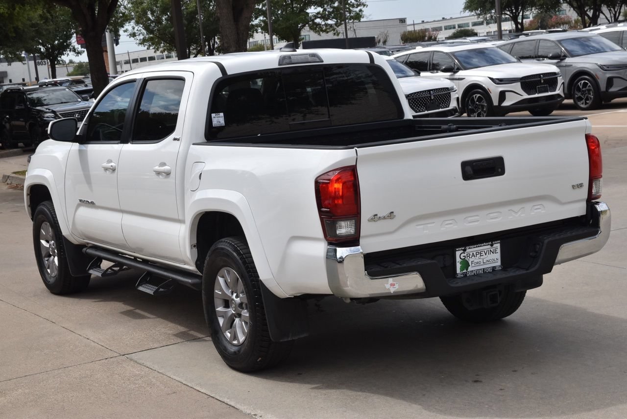 Used 2018 Toyota Tacoma SR5 AWD/4WD image 10
