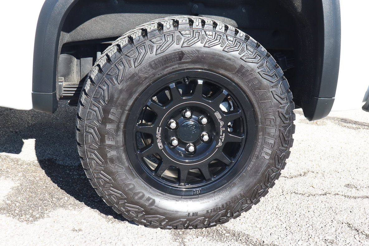 Used 2023 GMC Sierra 1500 AT4X w/ AT4X AEV Edition AWD/4WD image 18