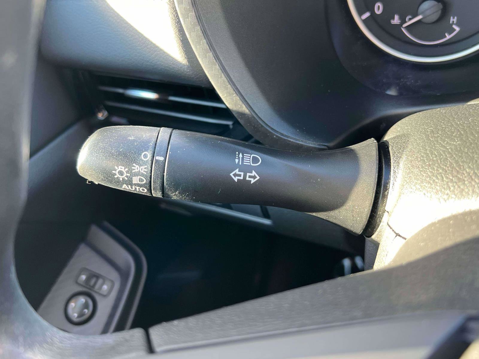 Used 2023 Nissan Sentra SV FWD image 19