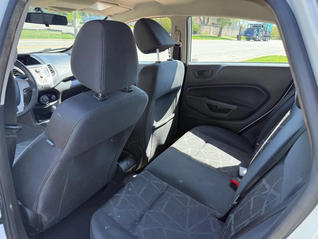 Used 2012 Ford Fiesta SE FWD image 19