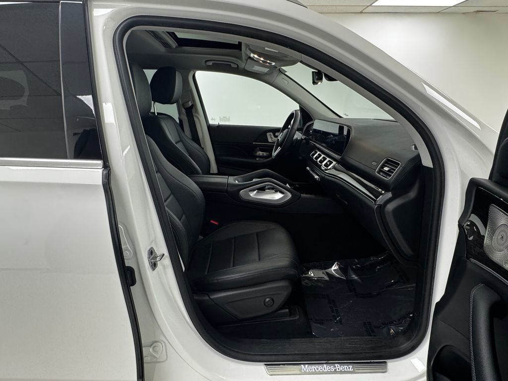 Used 2022 Mercedes-Benz GLS 450 4MATIC image 14