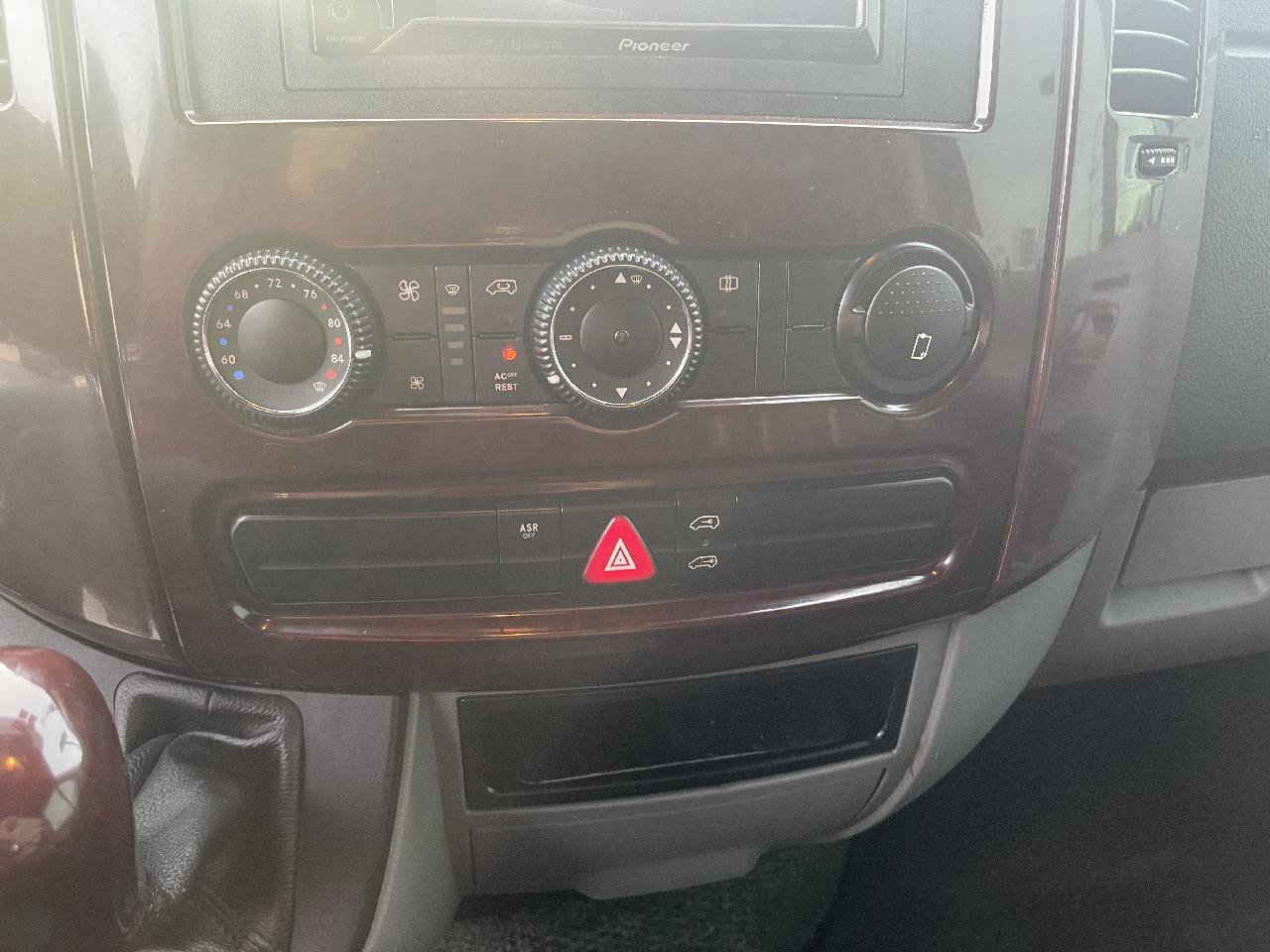 Used 2009 Dodge Sprinter 2500 RWD image 32