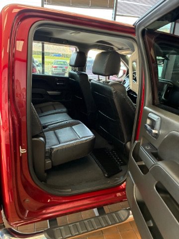 Used 2018 Chevrolet Silverado 1500 LT w/ All Star Edition AWD/4WD image 32