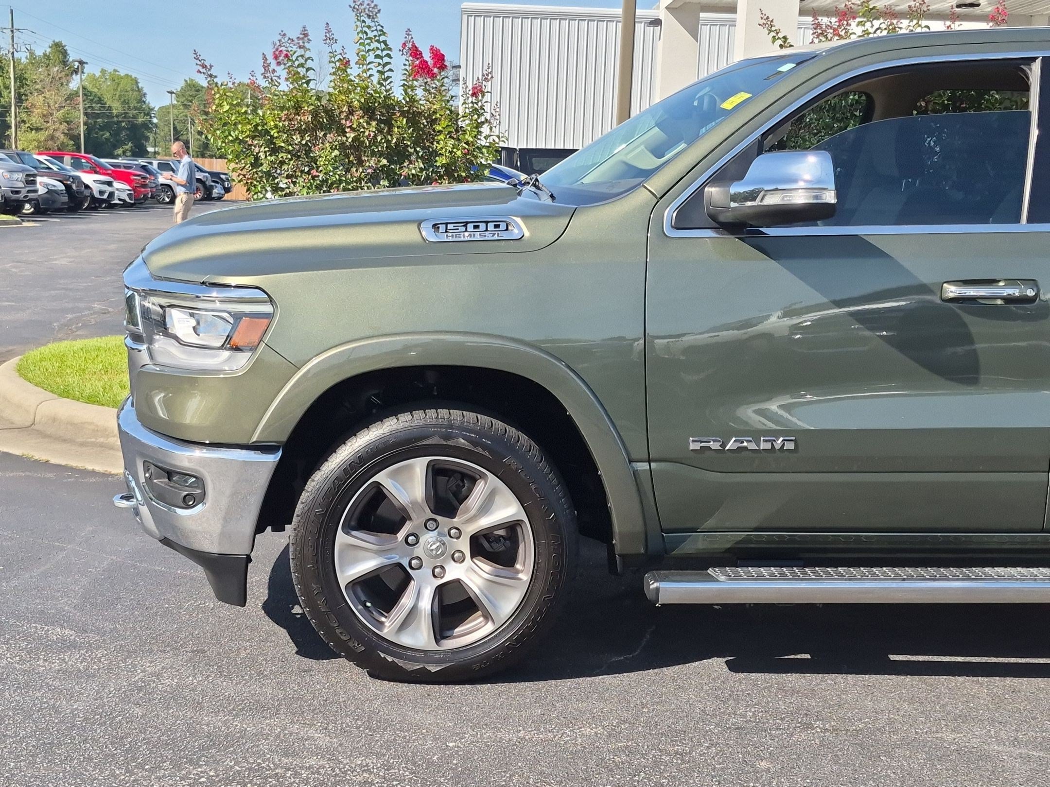 Used 2020 RAM 1500 Laramie AWD/4WD image 9