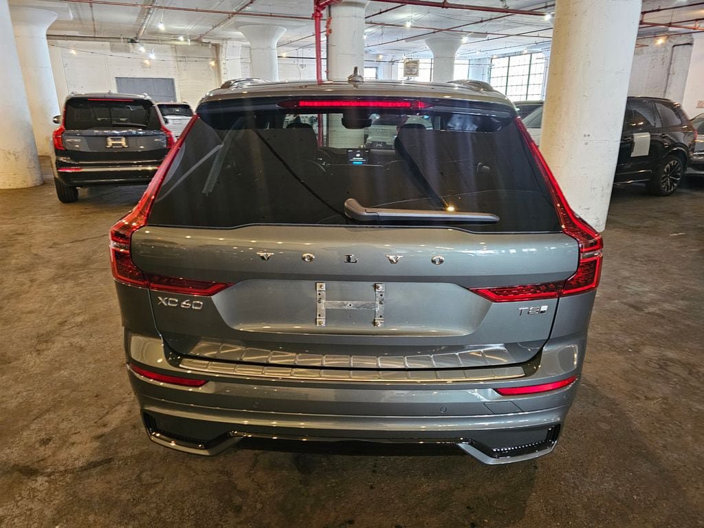 Certified 2026 Volvo XC60 T8 Ultra AWD/4WD image 3
