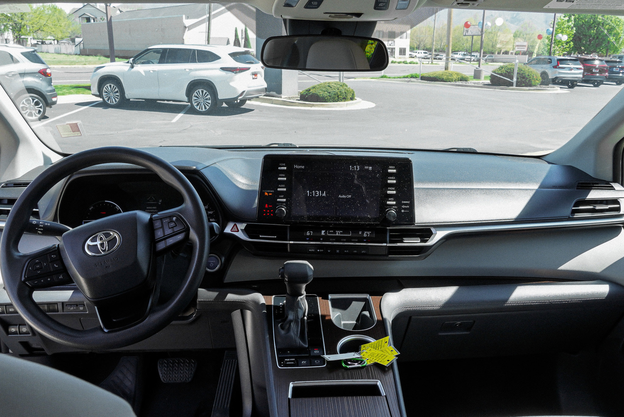 Used 2023 Toyota Sienna LE image 32