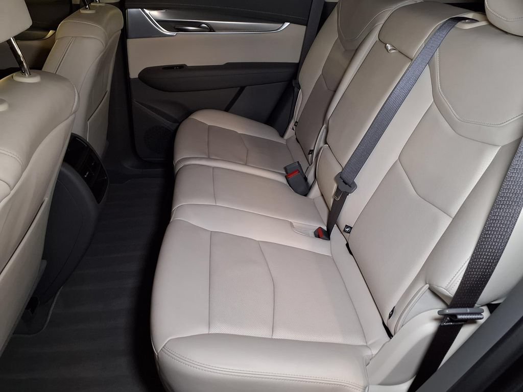 Certified 2023 Cadillac XT5 Premium Luxury FWD image 18