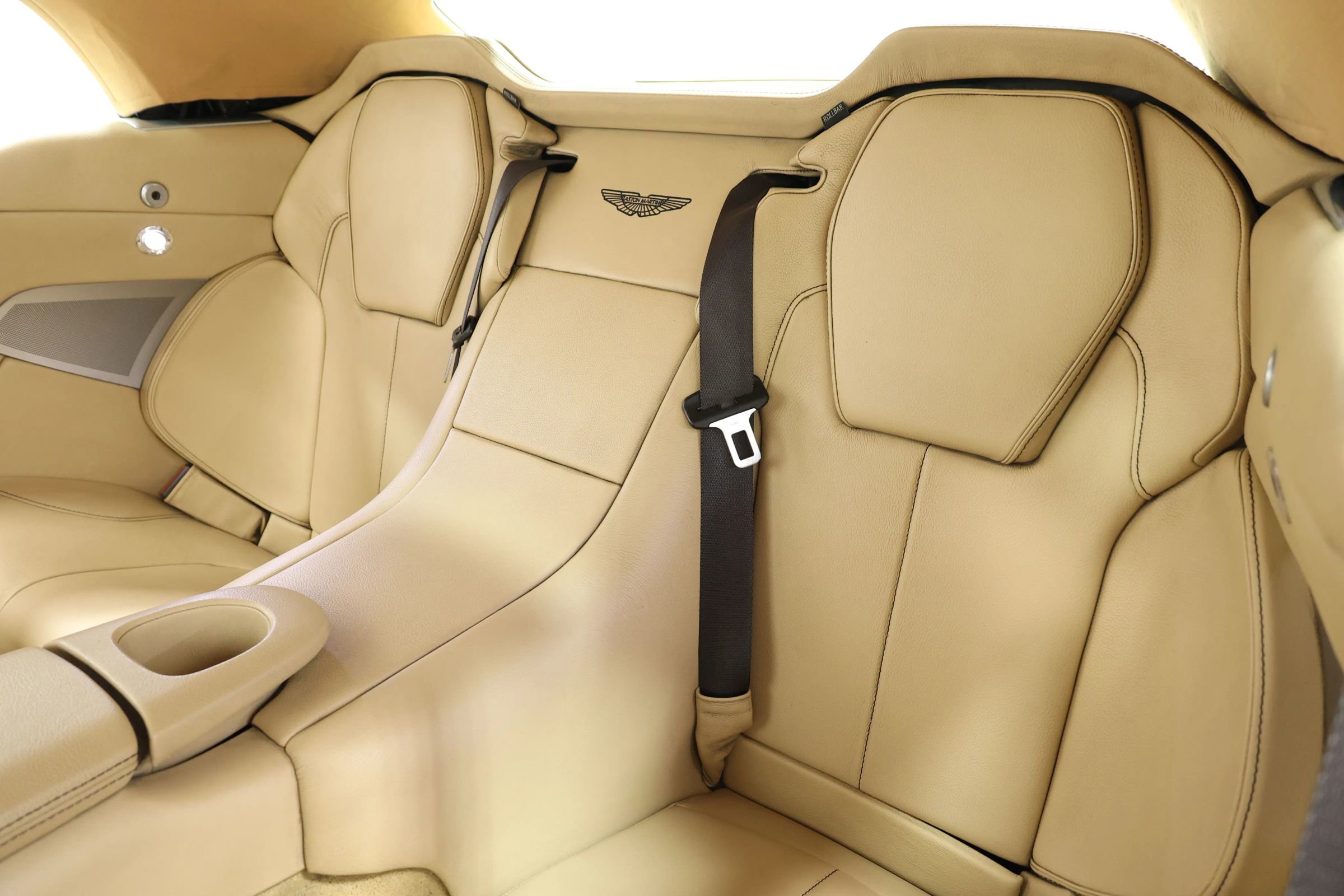 Used 2016 Aston Martin Vanquish Volante image 3