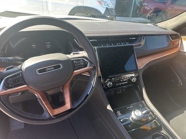 Used 2025 Jeep Grand Cherokee Summit image 27
