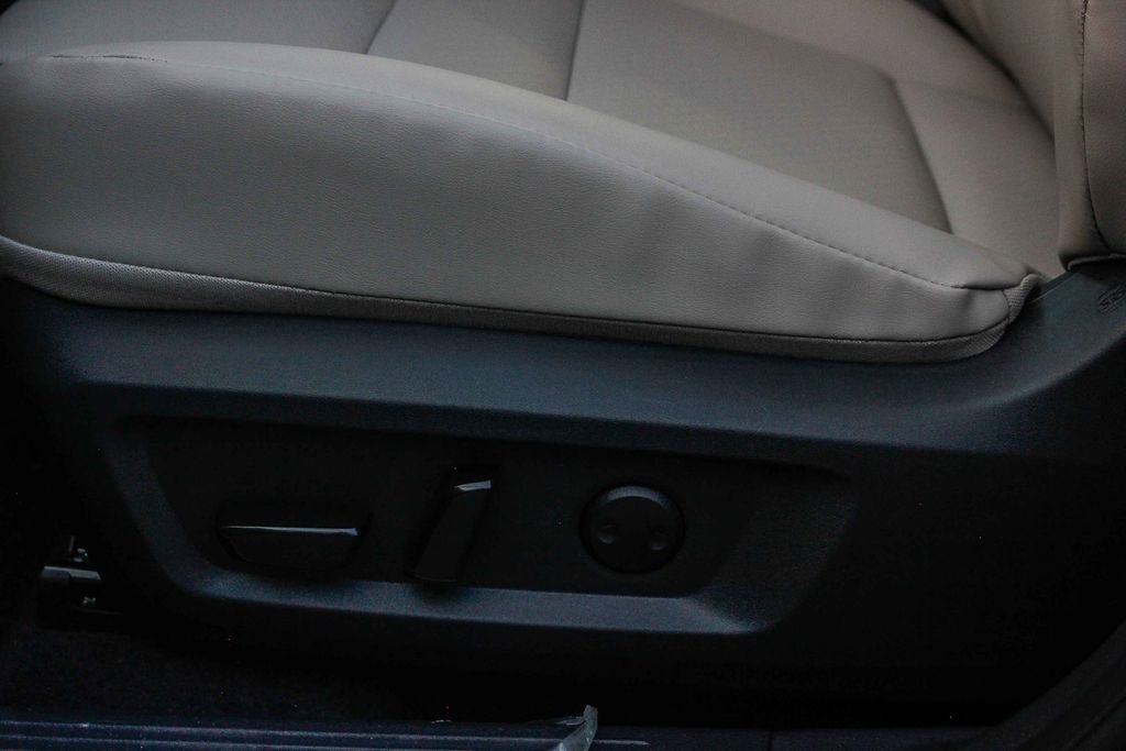 New 2025 Nissan Rogue SV w/ SV Premium Package image 25