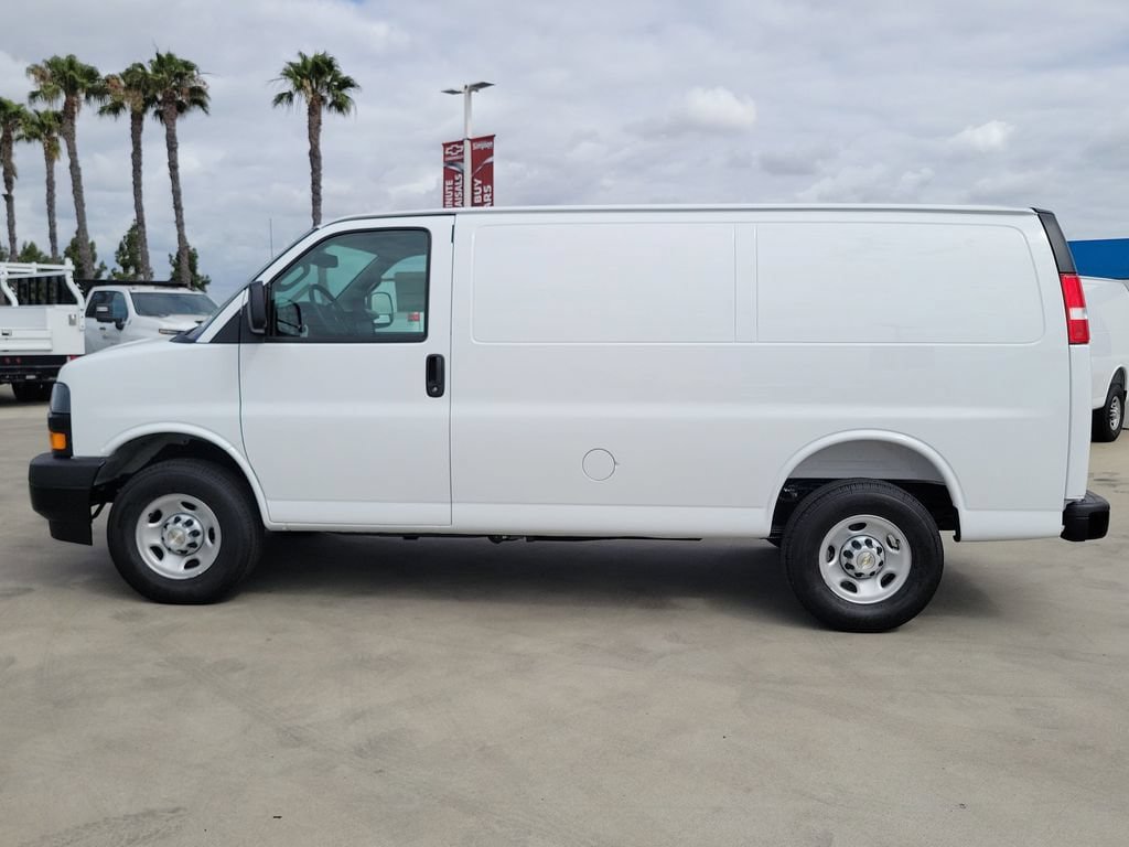 New 2026 Chevrolet Express 2500 w/ Driver Convenience Package RWD image 20