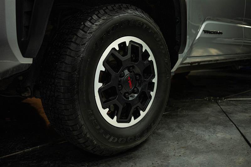 Used 2024 Toyota Tacoma TRD Off-Road image 3