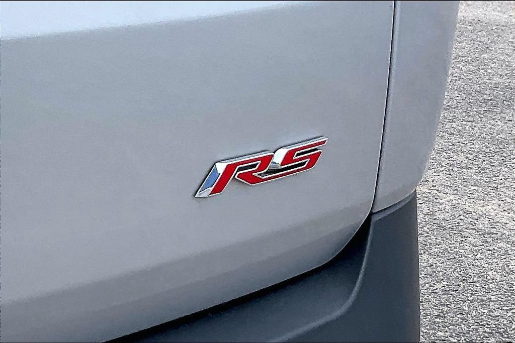 Used 2022 Chevrolet Traverse RS FWD image 24