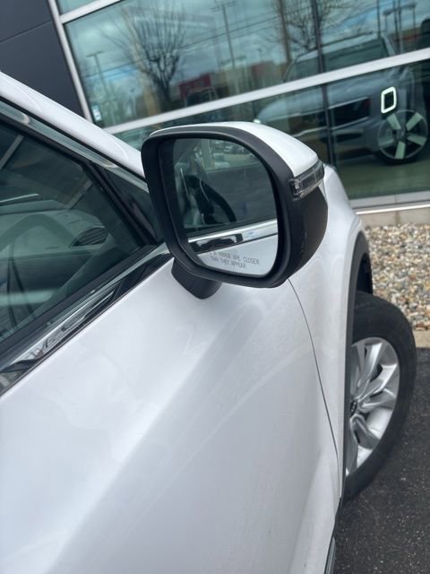 Used 2022 Kia Telluride LX image 7