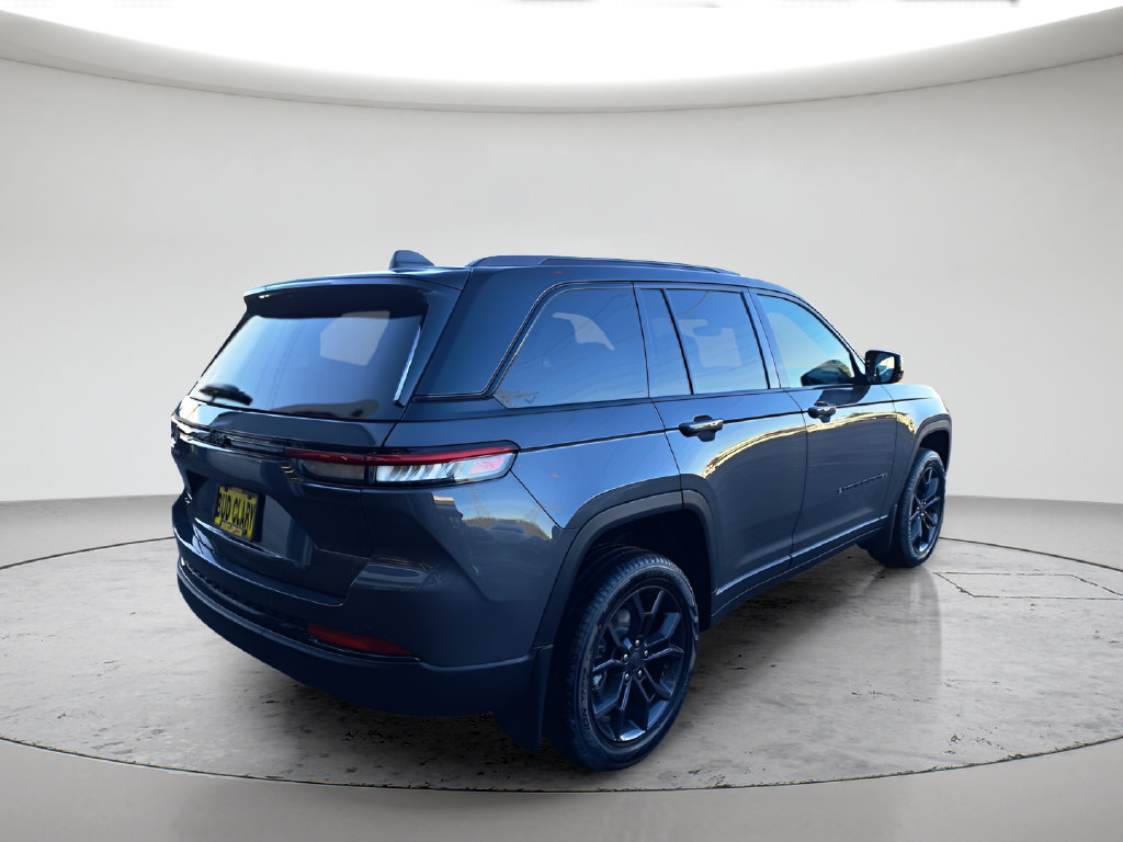 New 2025 Jeep Grand Cherokee Limited w/ MOPAR Finishing Package AWD/4WD image 5
