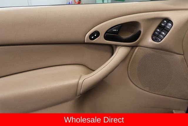 Used 2004 Ford Focus ZX5 Hatchback image 9